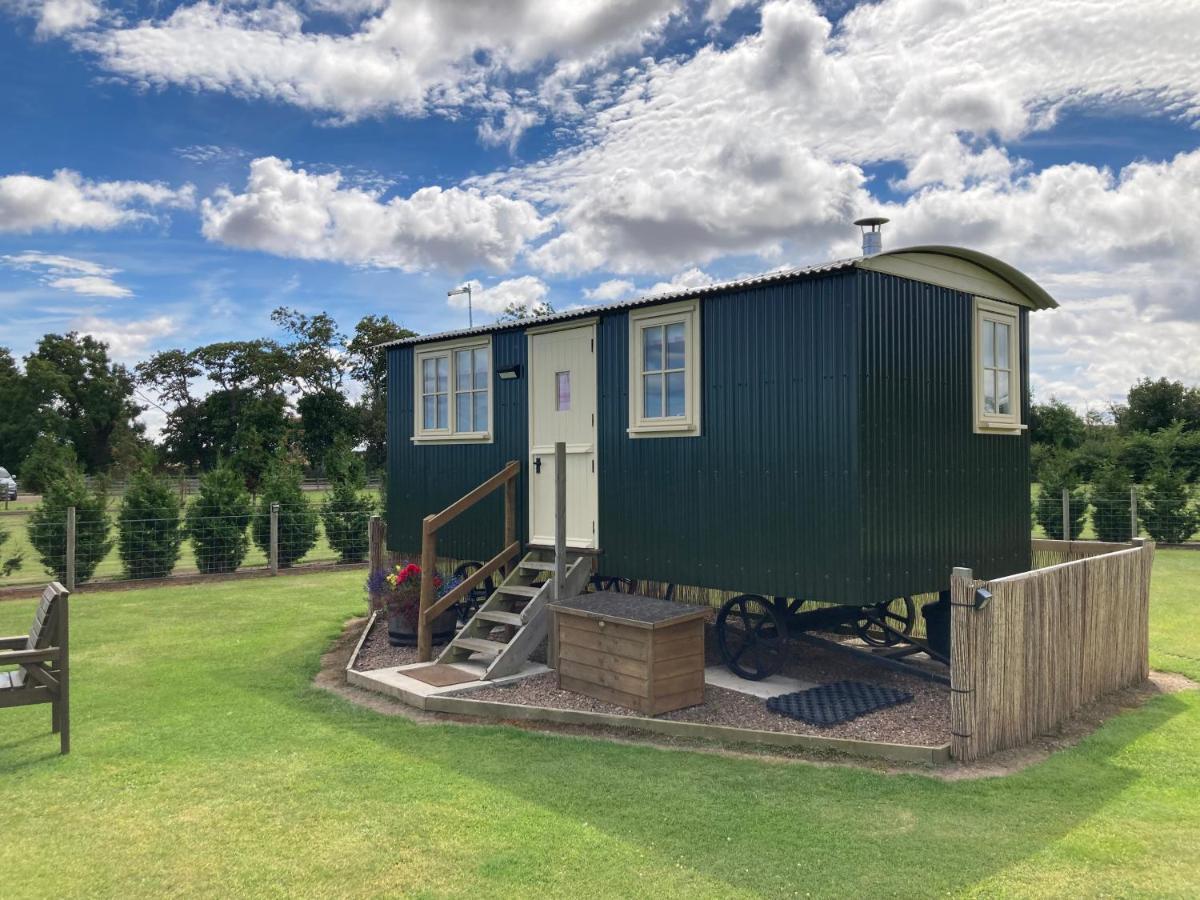 The Hawthorn Shepherds Hut 아이머스 외부 사진