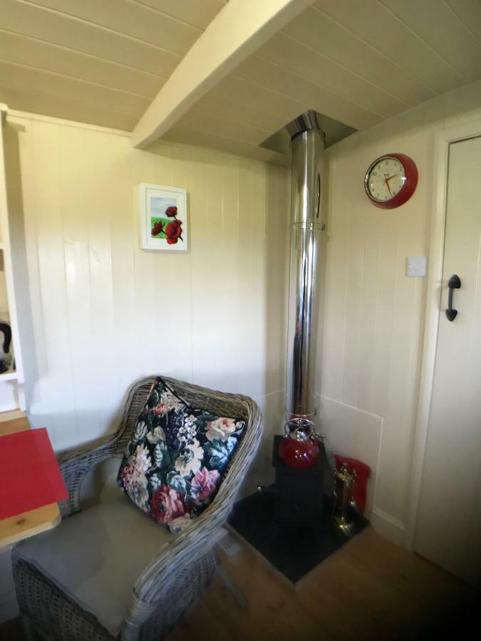 The Hawthorn Shepherds Hut 아이머스 외부 사진