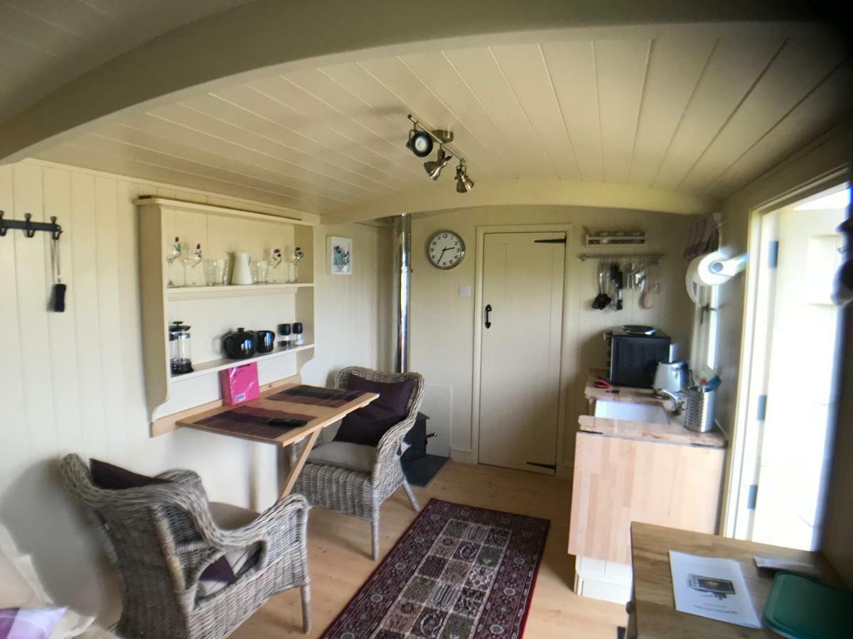The Hawthorn Shepherds Hut 아이머스 외부 사진